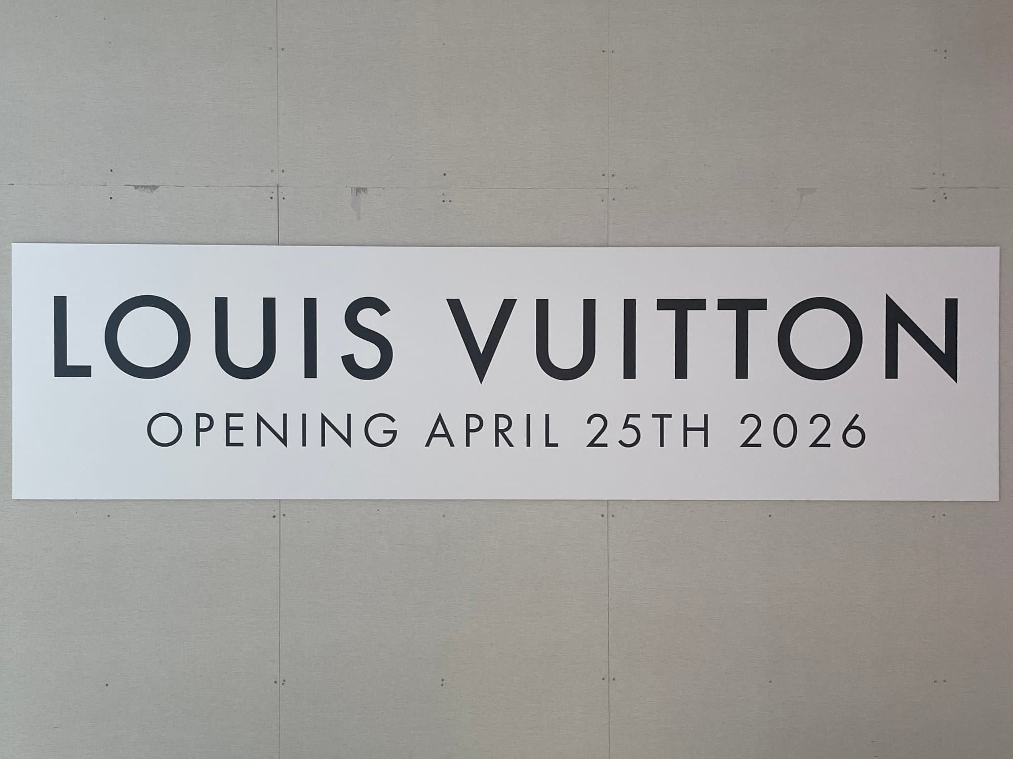 西武池袋本店の1階が見えてきた! 【ルイ・ヴィトンは中央8付近】