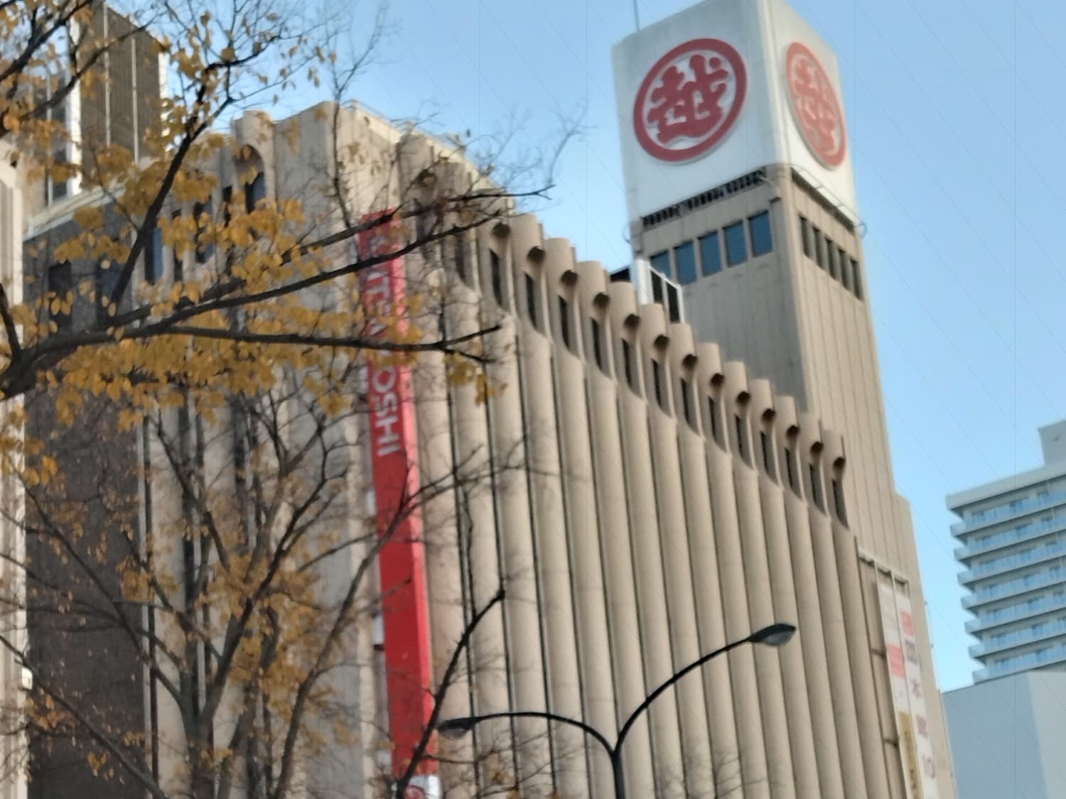 札幌三越。ここも結構歴史が長いです。
特筆すべき点は、強いていえば、レストラン街がないことや、最近の改装で10階がユニクロGUになったことぐらいでしょうか。ところで、同じフロアにユニクロとGUが出店するというケースは、三越の改装とほぼ同時期にさっぽろ東急にも見られたのですが、これは何でなんですかね。