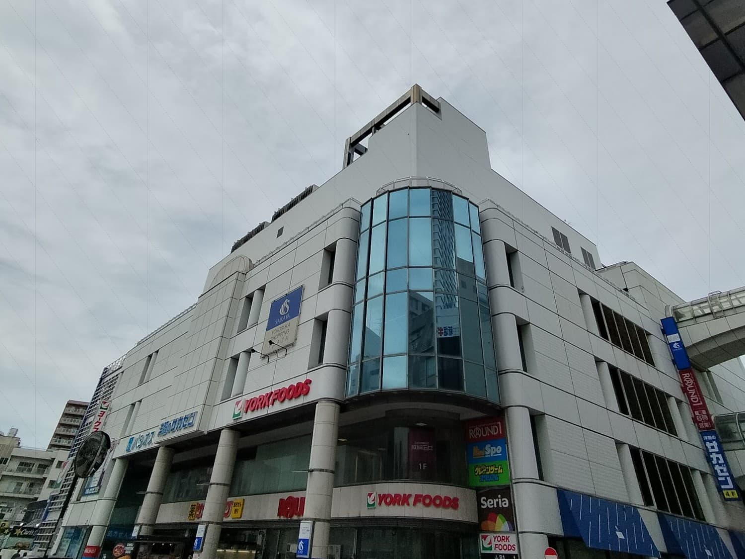 百貨店にラウンドワン??
さいか屋横須賀店の新たな挑戦が2026年5月下旬に始まった。開業した今だからこその館内の雰囲気を味わってみた。
館内の様子は、簡単に記事にまとめようと思うので乞うご期待。